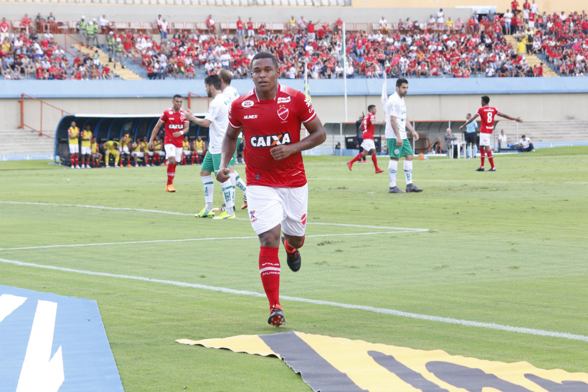 Alan Mineiro disputou 33 jogos pelo Vila Nova na Série B e marcou dez gols. Foto: Douglas Monteiro/Comunicação Vila Nova