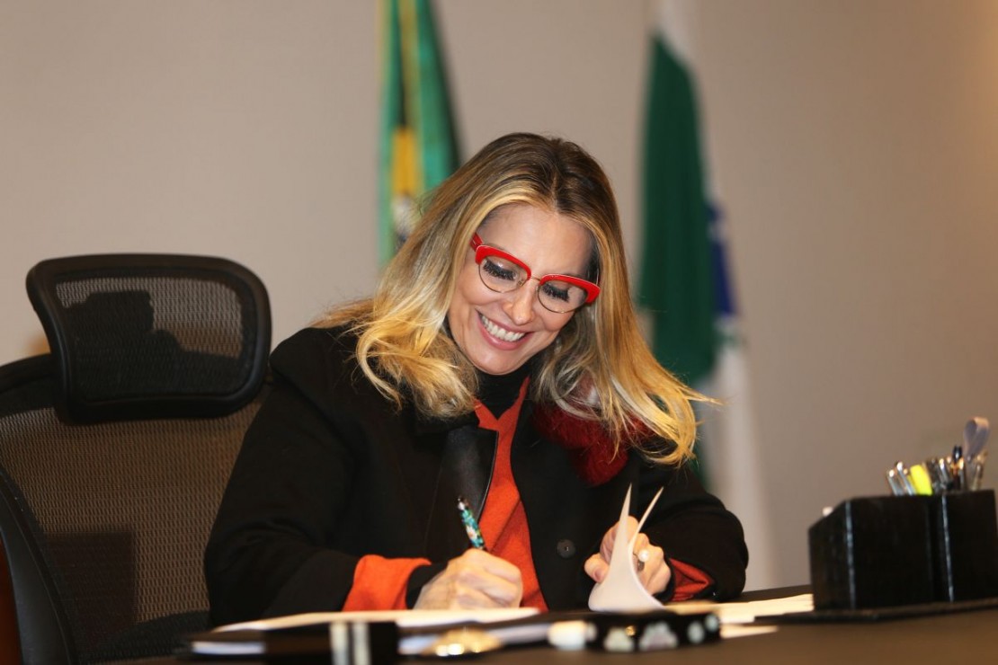 Governadora autorizou o pagamento do 13º ao funcionalismo estadual no dia 10 de dezembro. Foto: Orlando Kissner/ANPr