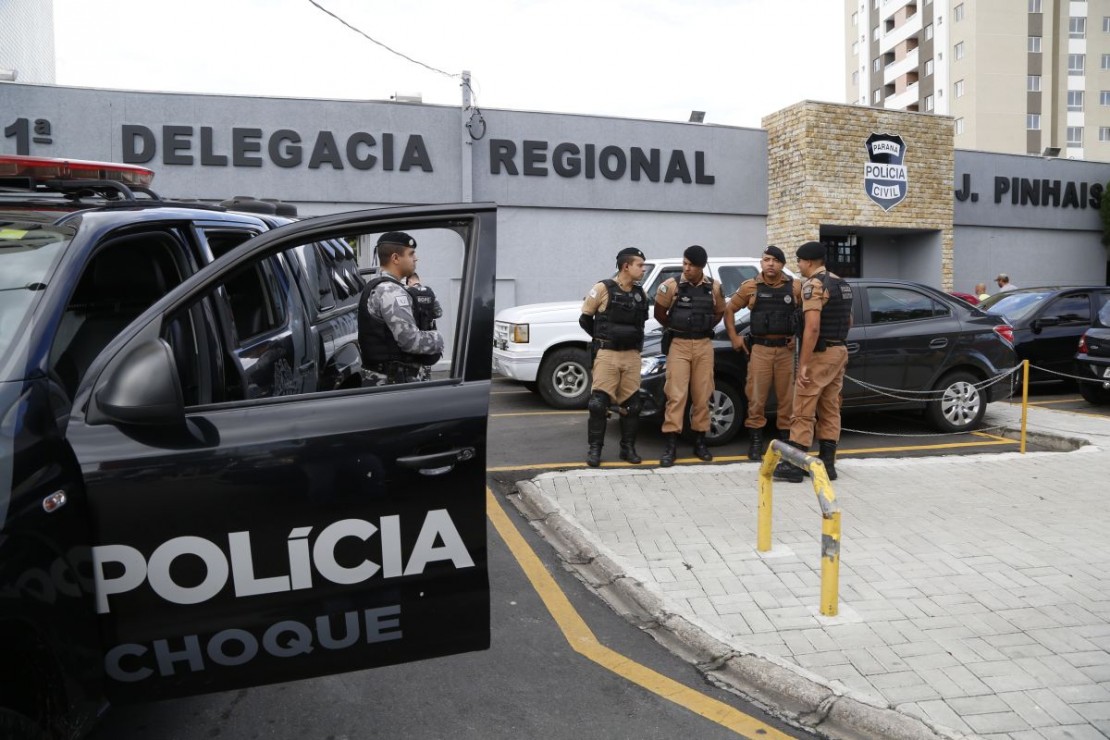 Delegacia de São José dos Pinhais, onde a família Brittes está presa aguardando prestar depoimento. Foto: Átila Alberti/Arquivo/Tribuna do Paraná