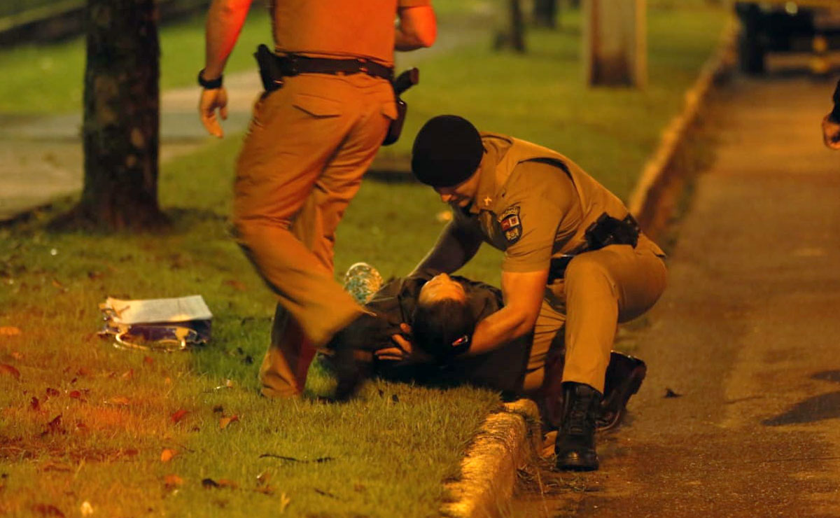 Crime ocorreu na noite desta quarta-feira, em Curitiba. Foto: Lineu Filho/Tribuna do Paraná.