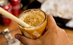 Se você for tomar um milk-shake, a nossa dica é o de doce de leite com nozes. Por R$ 13,90 e é uma delícia! Foto: Divulgação.