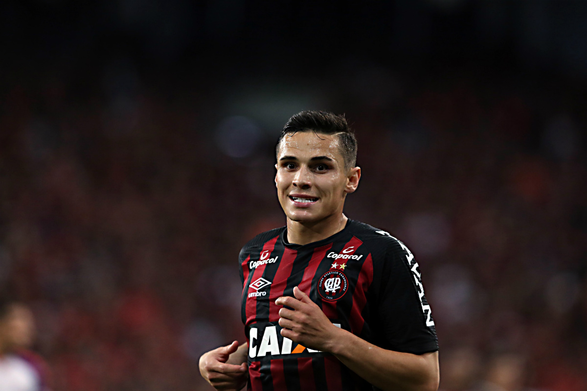 Raphael Veiga é um dos destaques do Brasileirão, mas pertence ao Palmeiras. Foto: Albari Rosa