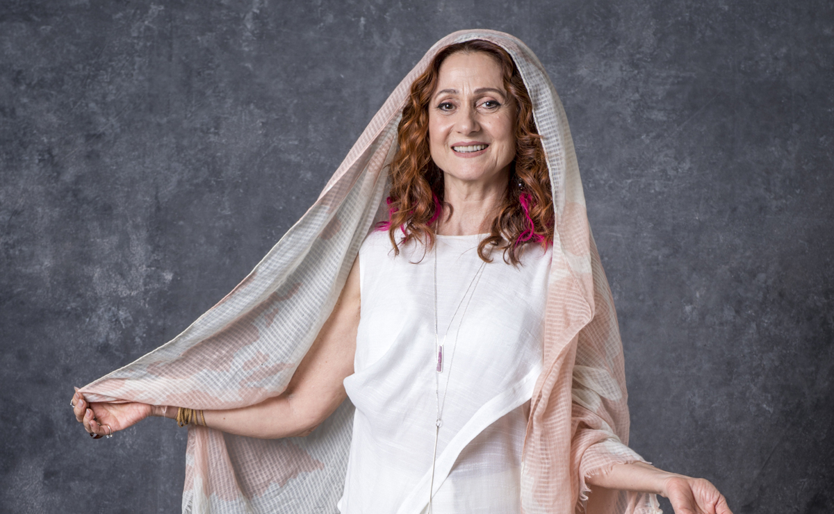 Zezé Polessa é Milu na novela O Sétimo Guardião.