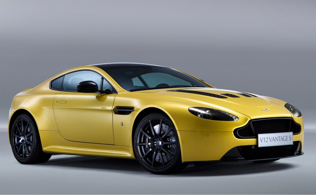 ASTON-MARTIN-V12-VANTAGE