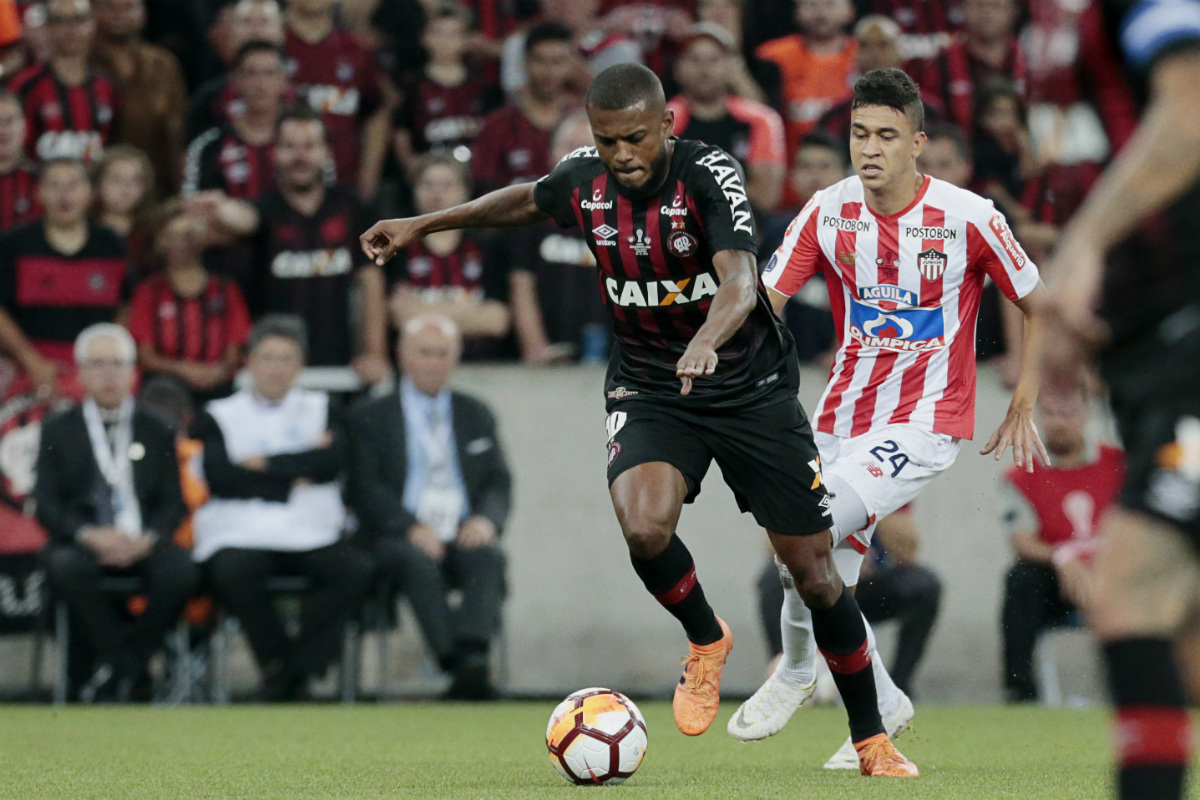 Adversários na final da Sul-Americana, Atlético e Junior Barranquilla podem se reencontrar na Libertadores. Foto: Lineu Filho