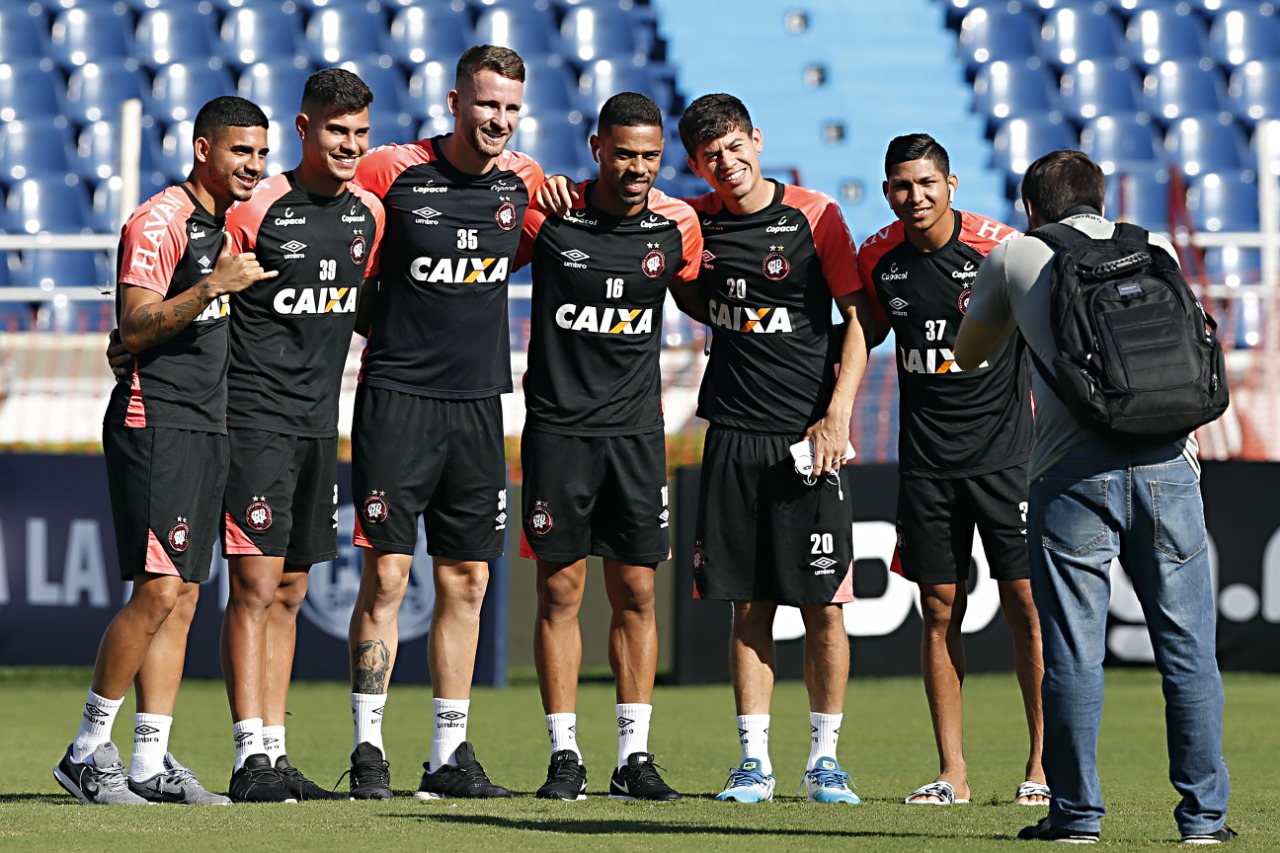 Ambiente do Atlético é muito bom na Colômbia. Foto: Albari Rosa.