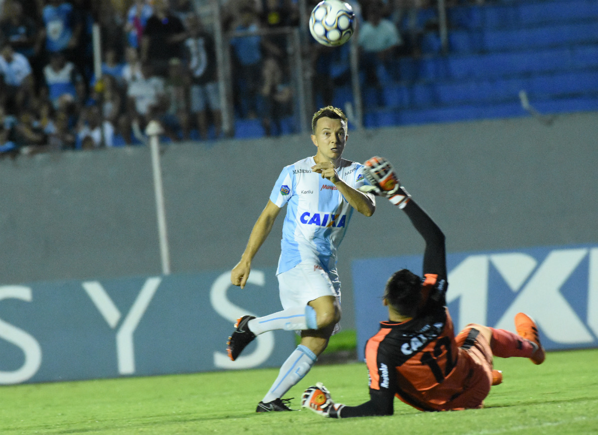 Dagoberto disputou apenas 19 jogos na Série B, mas marcou 17 gols. Foto: Gustavo Oliveira/LEC