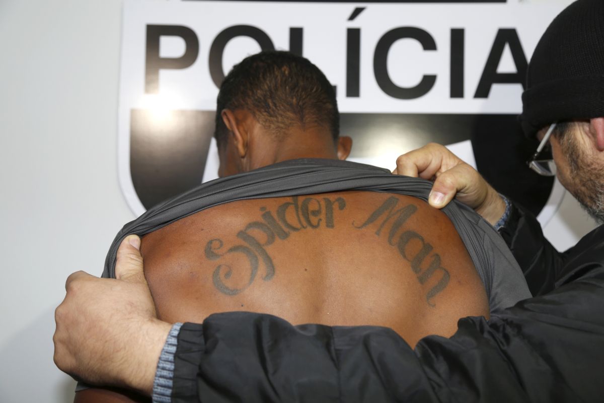 Suspeito conhecido como “homem aranha” foi preso na RMC. Ele tem 88 passagens pela polícia e tentava levar uma vida ‘normal’ em São José dos Pinhais. Foto: Átila Alberti/Arquivo/Tribuna do Paraná