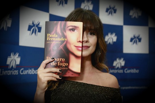 Cantora ainda conta como superou a depressão, depois de duas tentativas de suicídio. Foto: Lineu Filho/Tribuna do Paraná.