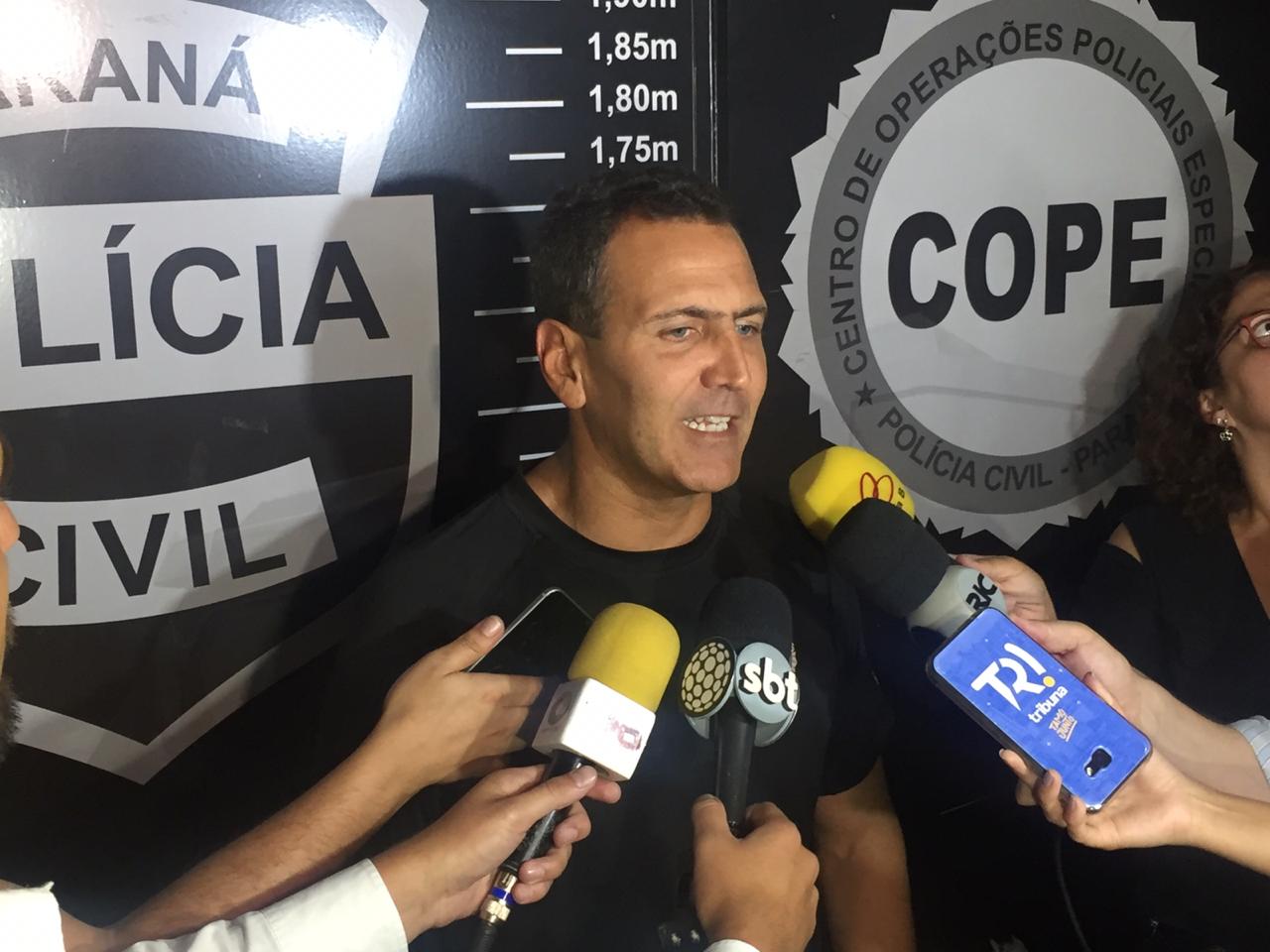 Suspeito era agressivo e ameaçava suas vítimas com arma de fogo, revelou o delegado Rodrigo Brown, do Cope. Foto: Felipe Rosa