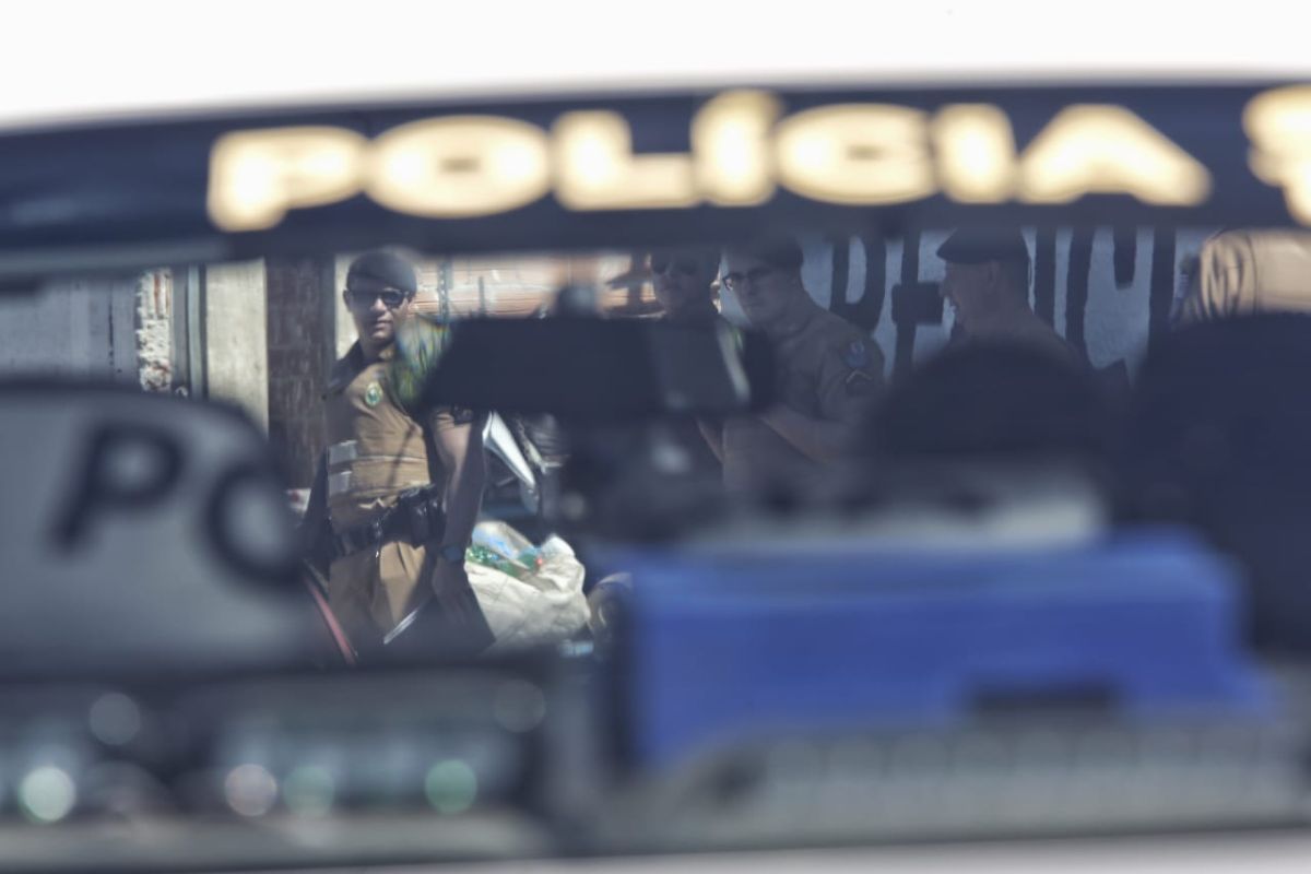 Homem foi executado com 4 tiros em Curitiba. Foto: Átila Alberti/Tribuna do Paraná