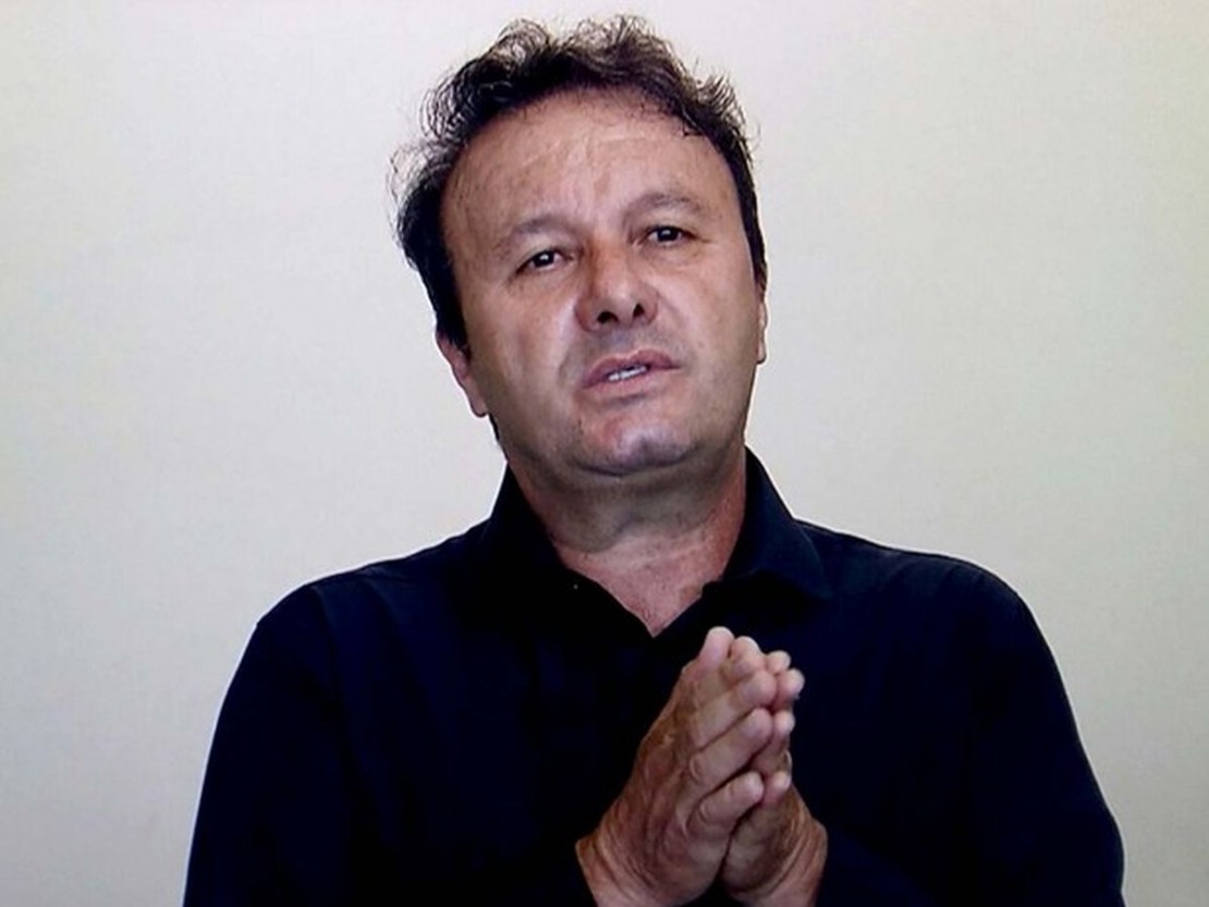 Cantor Paraná foi preso com uma luneta para rifle, de uso exclusivo das Forças Armadas. Foto: Raprodução/Tv Globo