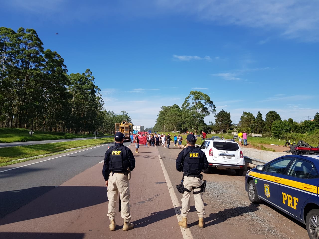 Protesto na BR-116 em Piraquara. Foto: Divulgação/PRF