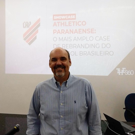 “A gente sabia desde o início que era um baita de um desafio”, diz Nelson Fanaya Filho (no detalhe), o “cara” do marketing do Furacão. Foto: Divulgação