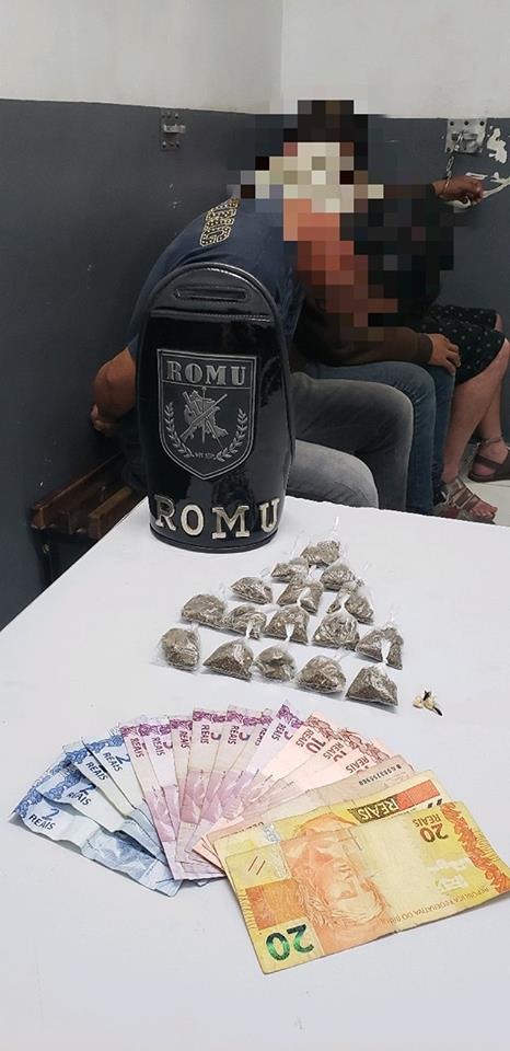 Dinheiro e drogas apreendidos. Foto: Divulgação/ Guarda Municipal de São José dos Pinhais