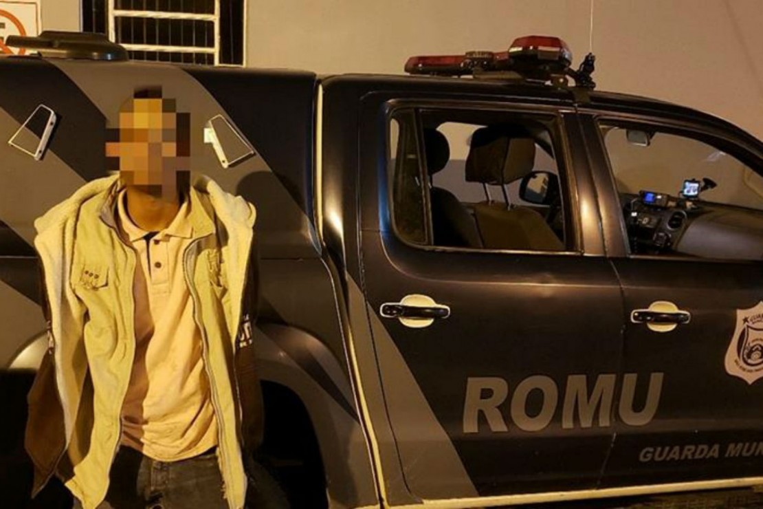 Suspeito de tráfico preso em um bar de São José dos Pinhais. Foto: Divulgação/ Guarda Municipal de São José dos Pinhais