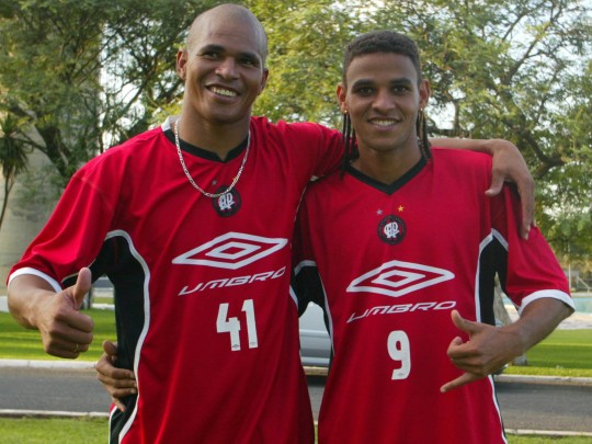 Aloísio e Denis nos tempos de Athletico. Foto: Arquivo
