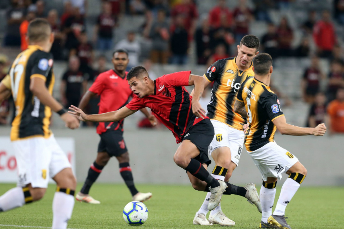 Athetico em nenhum momento teve dificuldade em campo. Foto: Albari Rosa