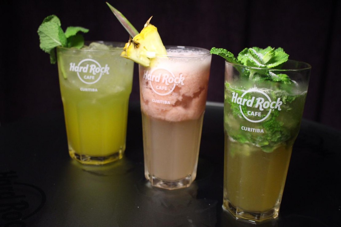 Na foto os drinks Passion Fruit Punch, o Tropical Margarita e o Peach Paddy'o Punder. Foto: Lucas Sarzi.