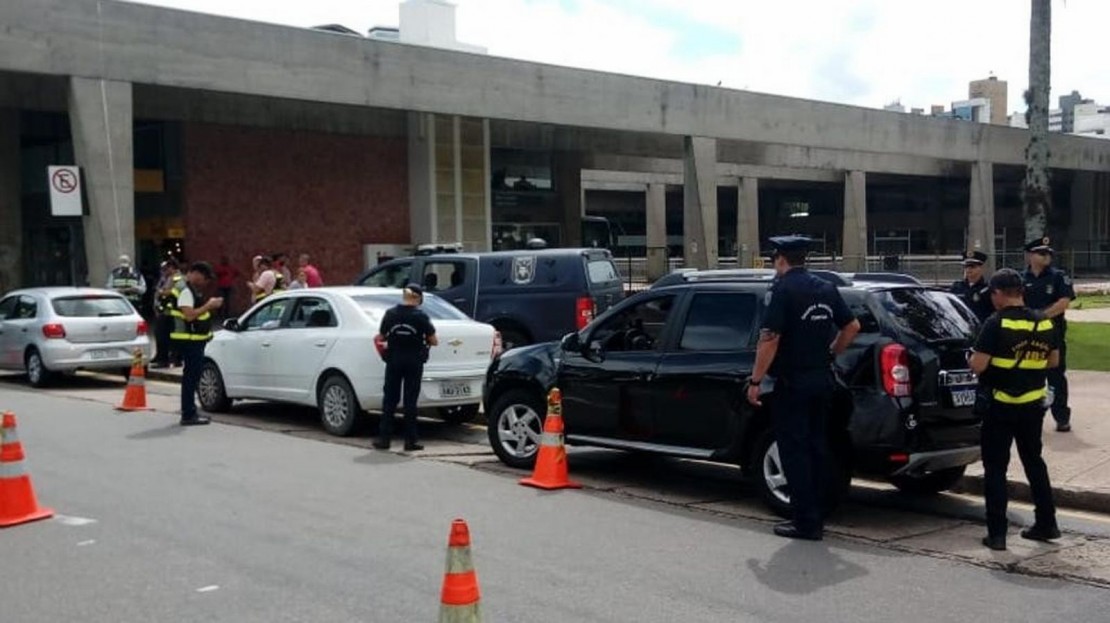 Segundo taxistas, os motoristas clandestinos chegaram a ameaçar profissionais. Foto: Divulgação