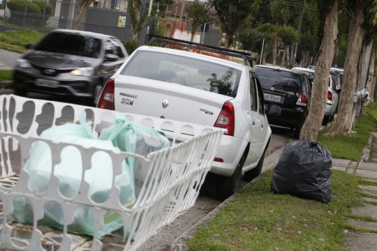 Curitiba registrou queda de 78% no número de pedidos de impugnação da taxa de coleta de lixo. Foto: Felipe Rosa/Arquivo/Tribuna do Paraná