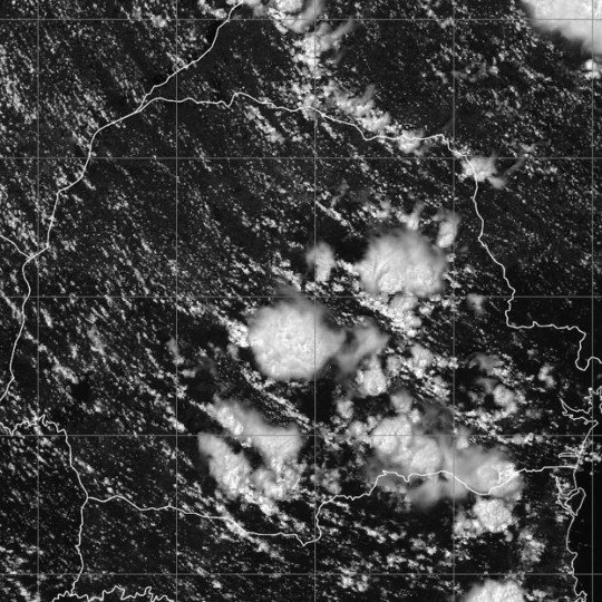 Calor foi propício para a formação de nuves de chuva, que caíram neste domingo em Curitiba e região metropolitana. Foto: Reprodução/Simepar
