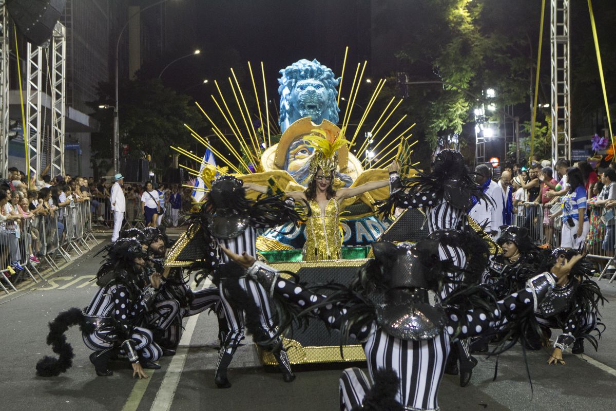 A Mocidade Azul foi a grande campeã do Carnaval do ano passado e espera repetir o feito em 2019. Foto: Daniel Caron/Arquivo/Gazeta do Povo