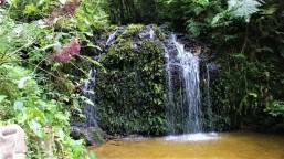 Dizem que a cachoeira é casamenteira. Foto: Lucas Sarzi.