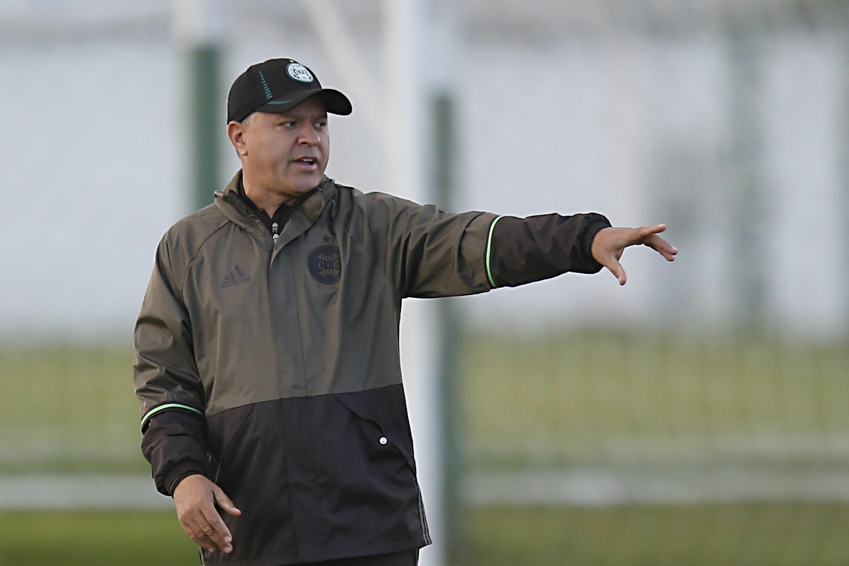 Pachequinho teve sua primeira chance como treinador no Coritiba, mas conhecia bem o clube quando assumiu. Foto: Albari Rosa
