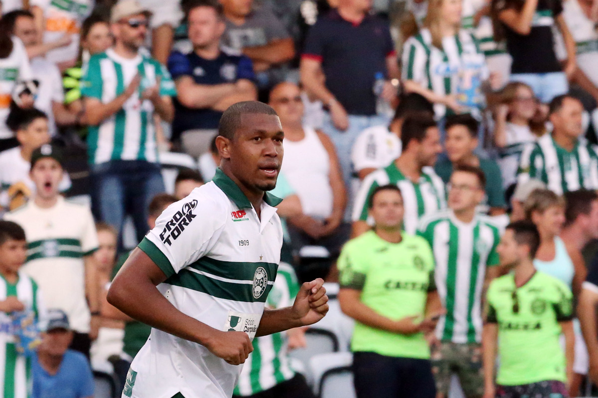 Rodrigão chegou mostrando serviço no Coxa. Foto: Albari Rosa