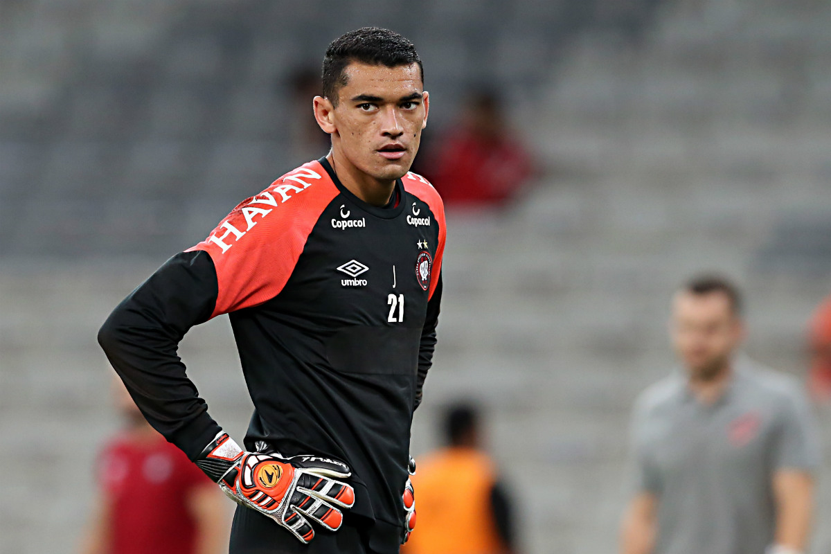 Santos recebeu a missão de substituir Weverton em 2018 e deu conta do recado. Foto: Albari Rosa