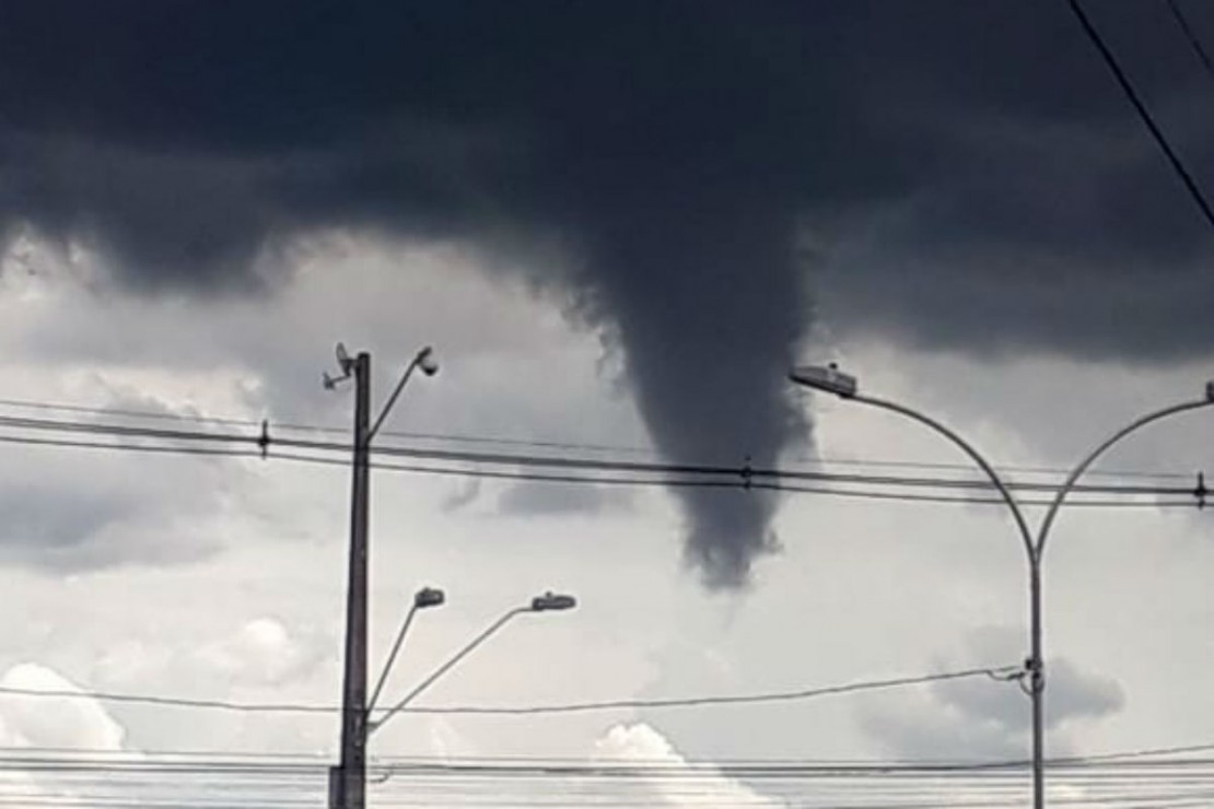 Nuvem funil registrada em Araucária. Foto: Colaboração