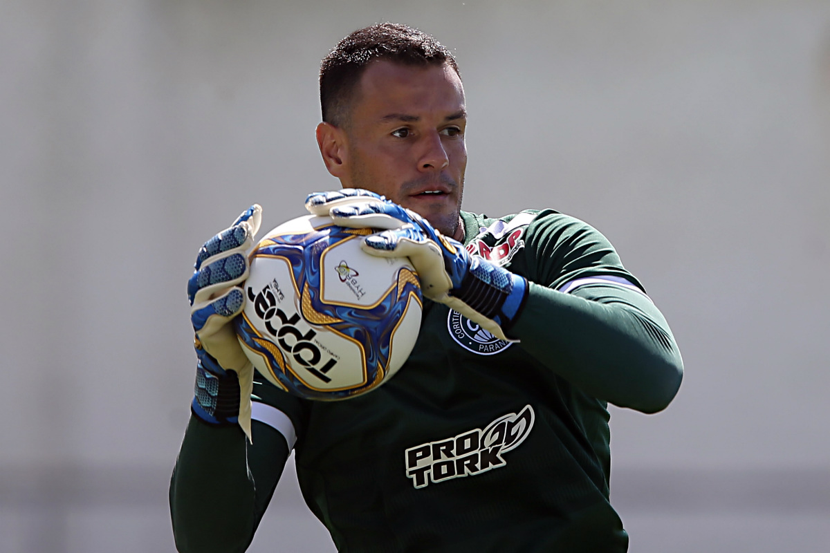 Wilson chegou a 200 jogos com a camisa do Coxa e vai fazendo história no clube. Foto: Albari Rosa