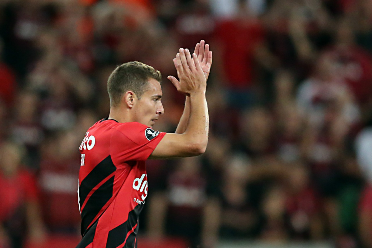 Marco Ruben agradece o apoio da galera. Foto: Albari Rosa