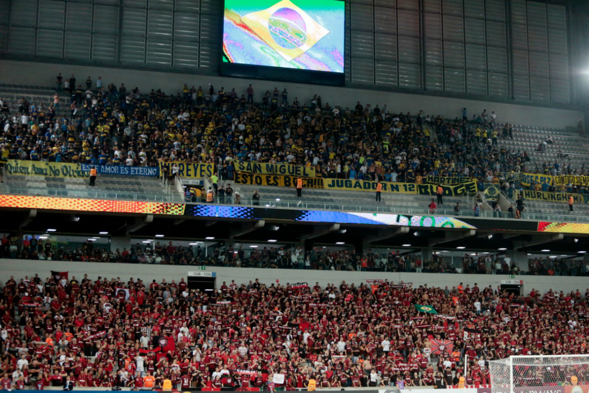 Torcidas de Athletico e Boca empurraram seus times na Arena. Foto: Albari Rosa