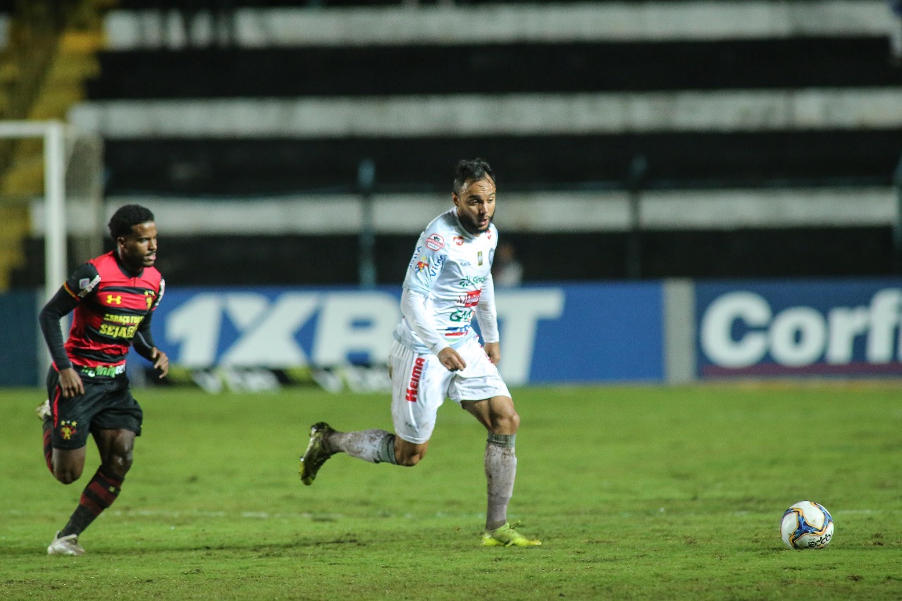 Felipe Augusto marcou o gol da vitória do Operário. Foto: José Tramontin/Operário.