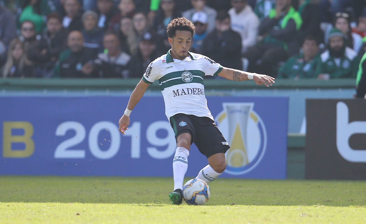 Rafinha foi um dos grandes personagens do jogo. Foto: Hedeson Alves.