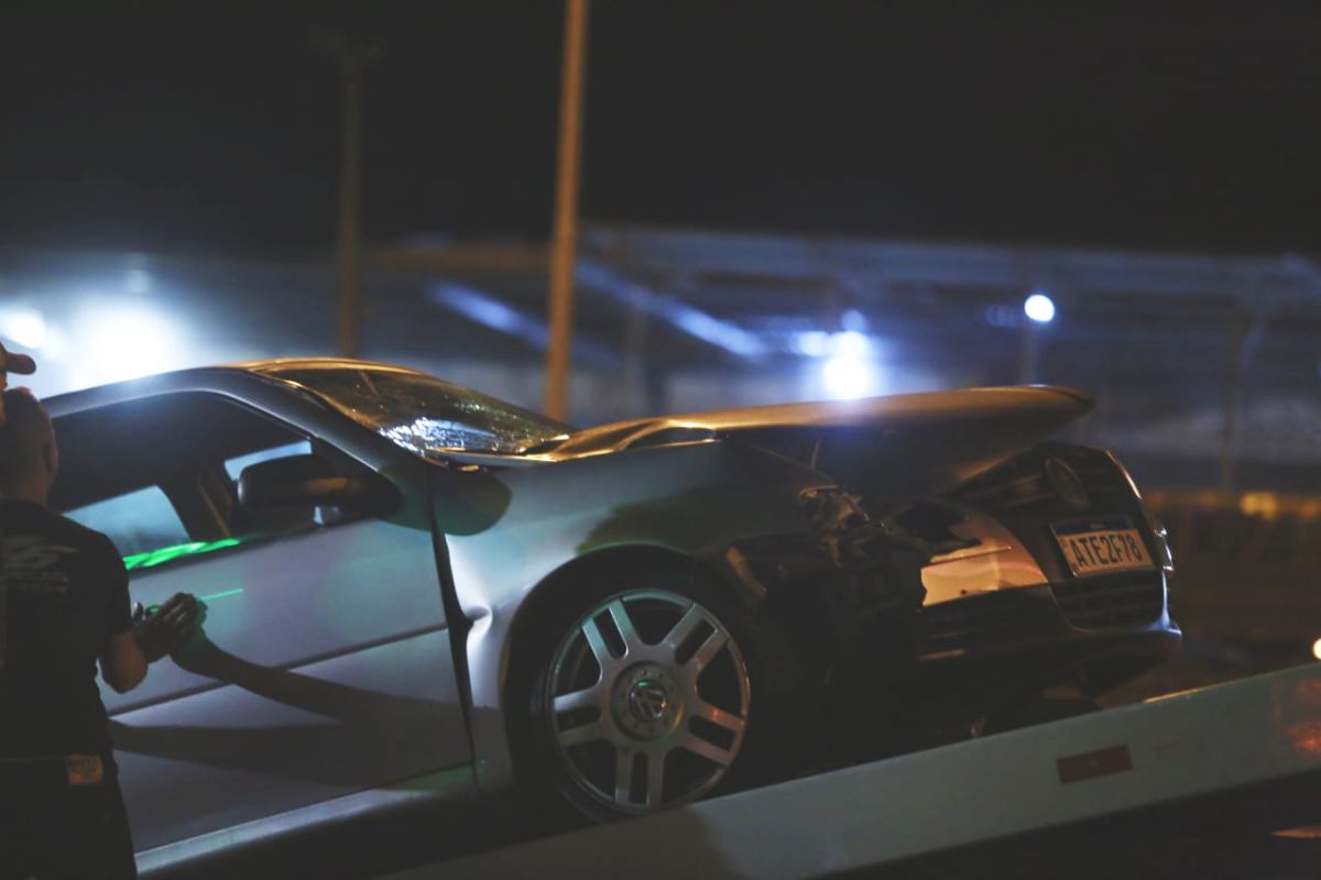 Mulher morreu atropelada em Colombo na noite dessa segunda. Motorista não tinha CNH. Foto: Lineu Filho/Tribuna do Paraná