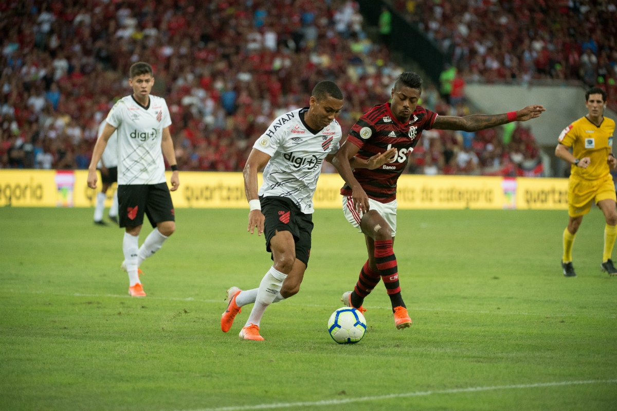 Duelo no Maracanã foi bem disputado, com os dois times indo pra cima em busca do resultado. Foto: Alexandre Vidal/Flamengo