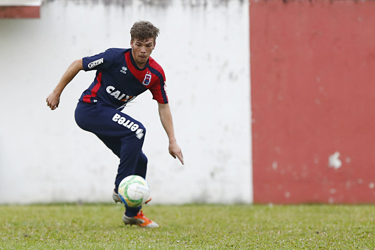 Júlio César jogou no Paraná Clube entre 2013 e 2014. Foto: Felipe Rosa
