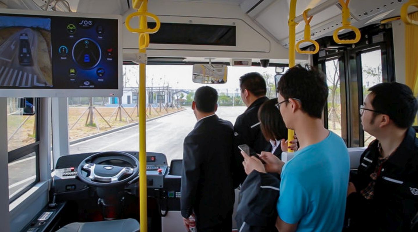 Ônibus sem motorista foi desenvolvido na China e testado na Grande Curitiba. Foto: Divulgação/Via Technologies