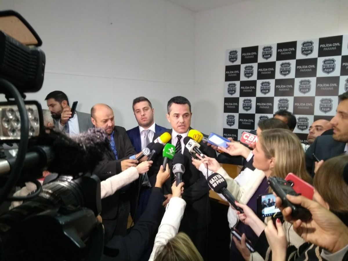 Coletiva da Operação PEça Chave, que desmantelou uma quadrilha que fraudou R$ 125 milhões em manunteções de viaturas. Foto: Gerson Klaina/Tribuna do Paraná