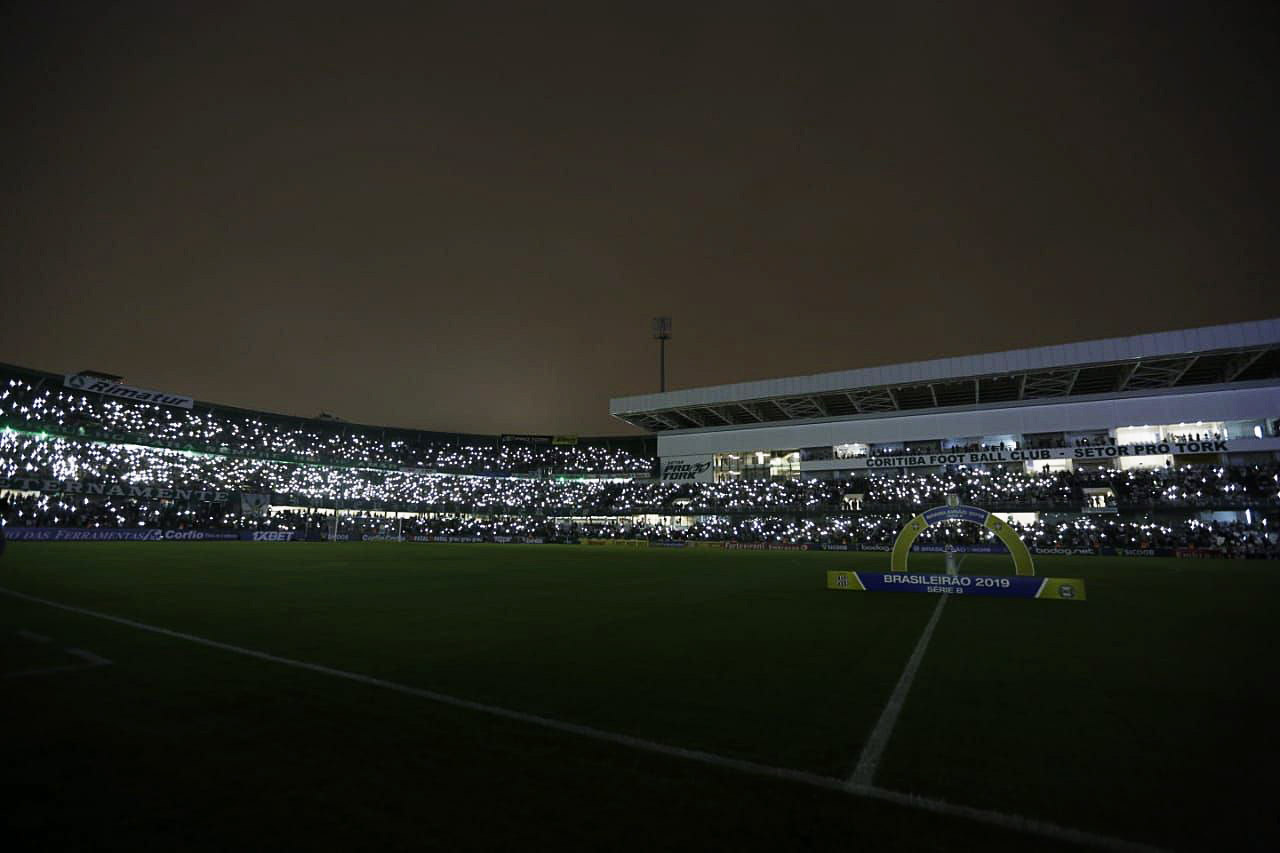 Estádio Couto Pereira esteve lotado nos primeiros jogos do Coxa na Segundona. Foto: Jonathan Campos. 