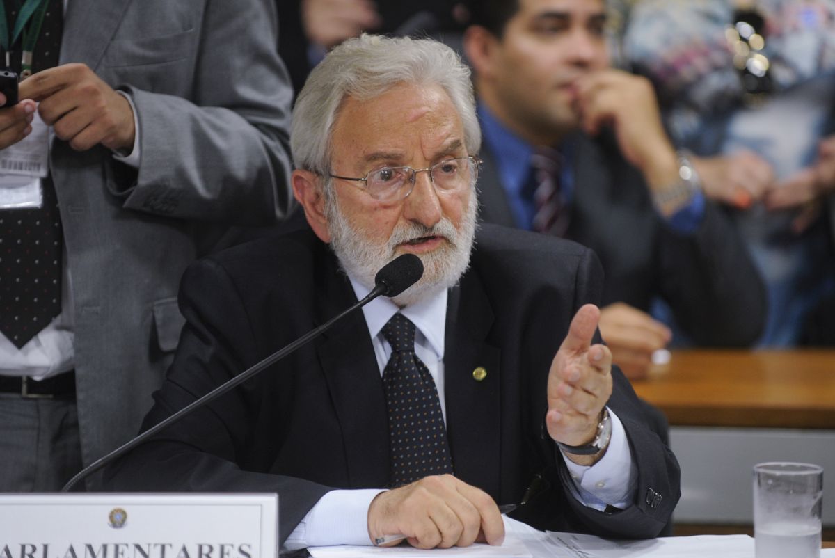 Em pronunciamento, deputado Ivan Valente (PSol-SP). Foto: Marcos Oliveira/Agência Senado