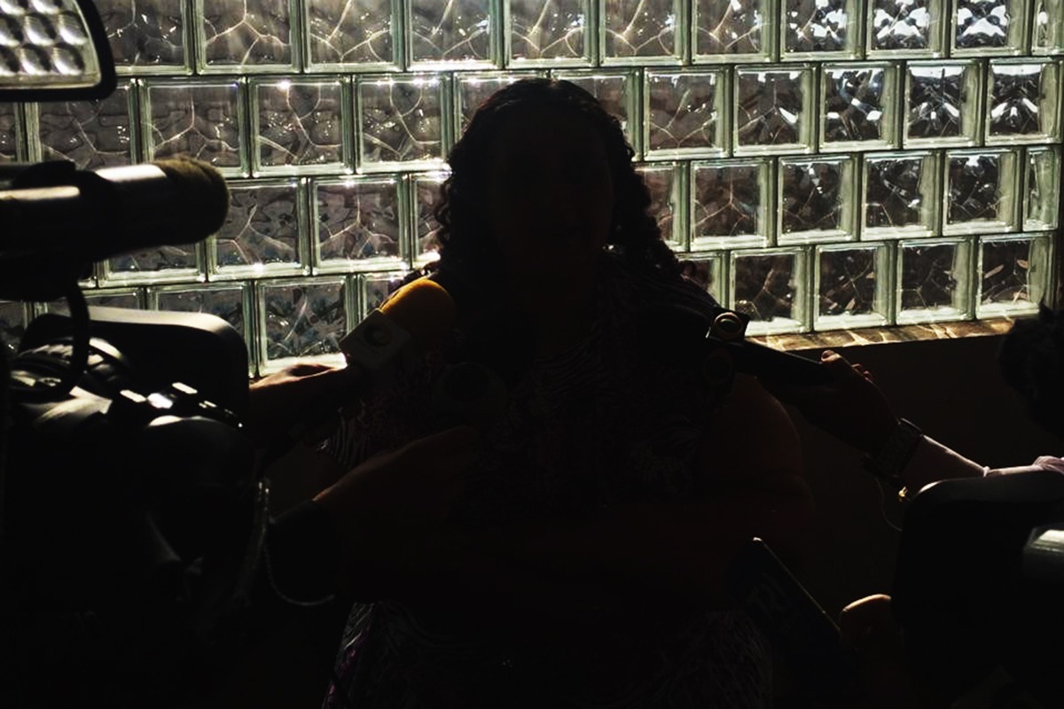 A mãe fez a menina escrever o que tinha ocorrido. Foto: Felipe Rosa/Tribuna do Paraná. 