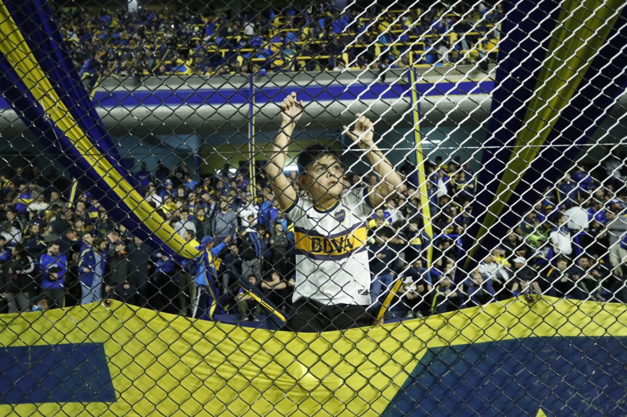 Pequeno torcedor do Boca na Bombonera. Foto: Jonathan Campos. 