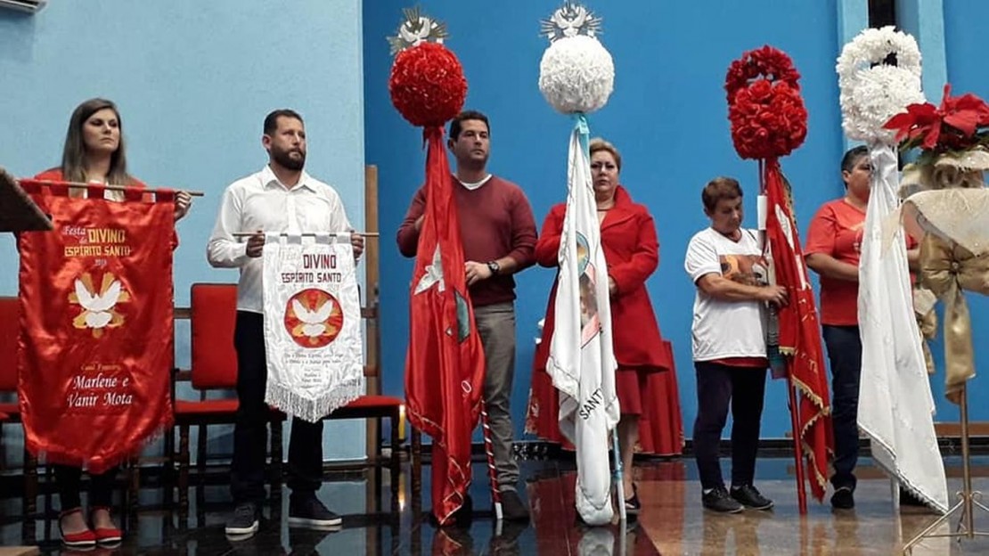 Novena aconteceu na igreja da cidade nessa sexta, mas a festividade precisou ser cancelada pelos Bombeiros. Foto: Facebook/Prefeitura de Guaratuba