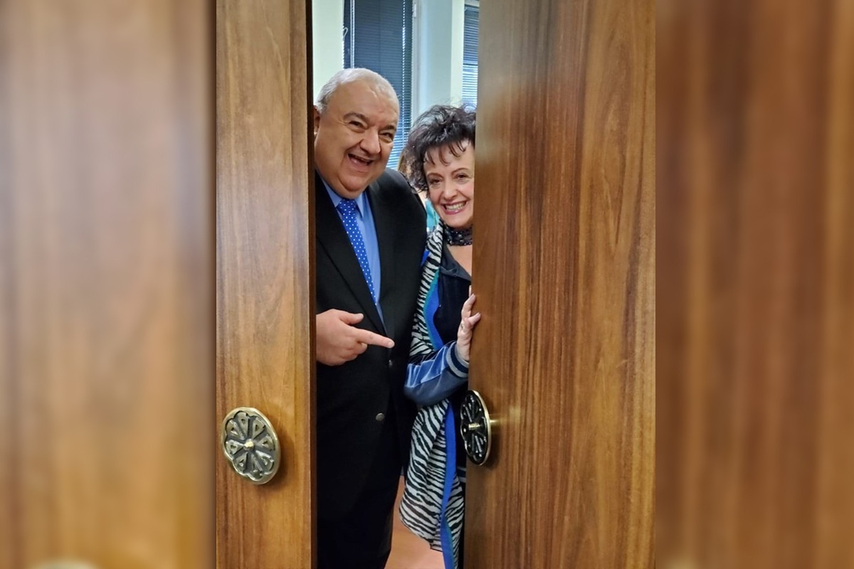 Maçanetas de bronze foram desenhadas pela primeira-dama. Foto: Reprodução/Facebook