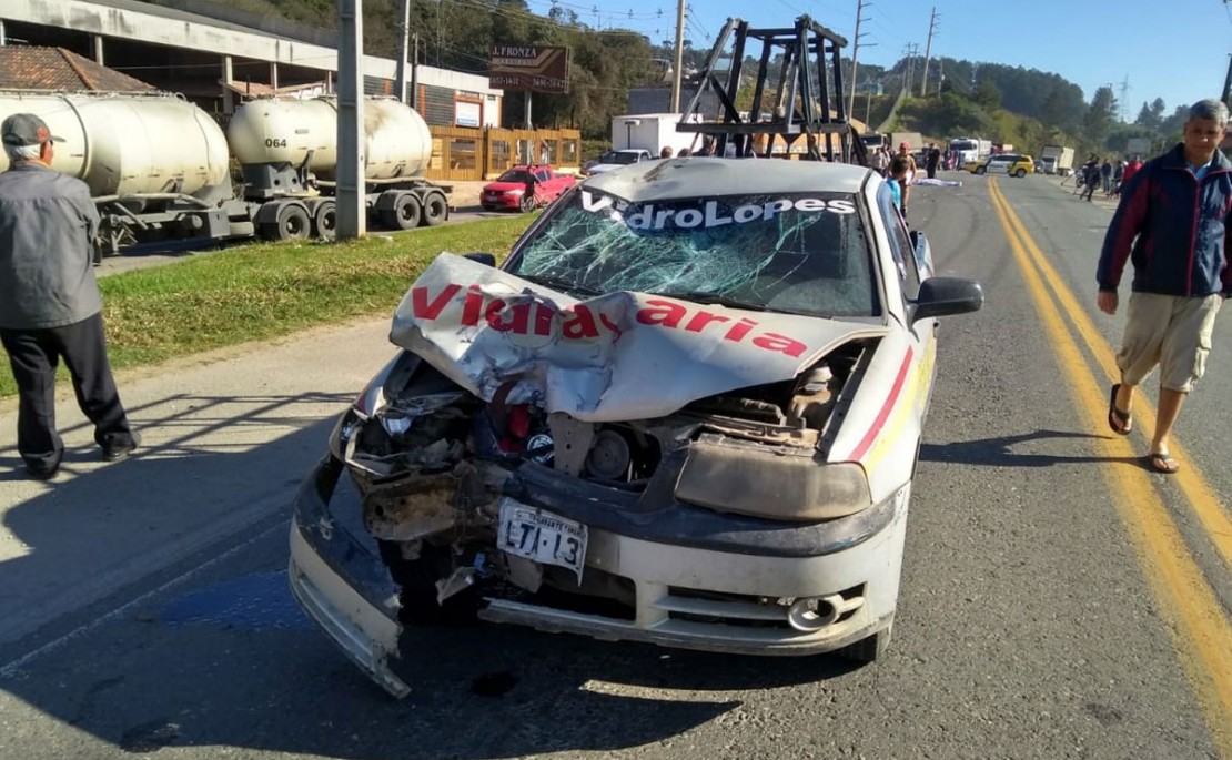 Acidente fatal ocorreu na manhã desta quinta-feira na RMC. Foto: Gerson Klaina/Tribuna do Paraná.