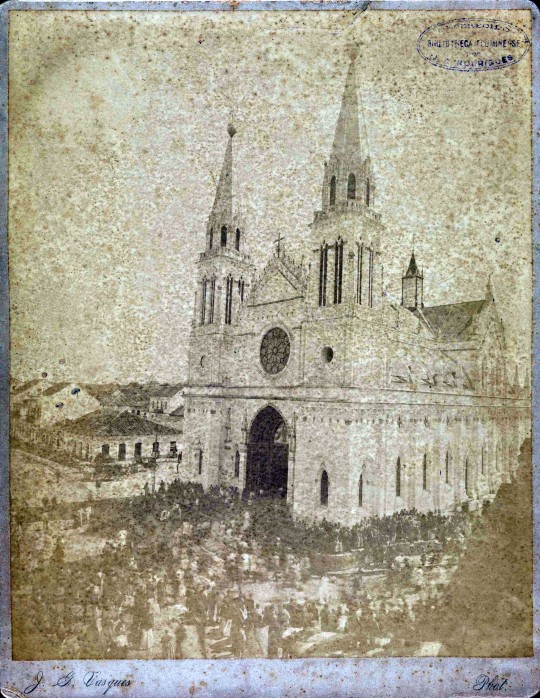 Imagem da missa de inauguração na Catedral de Curitiba. Foto: Arquivo da Diocese